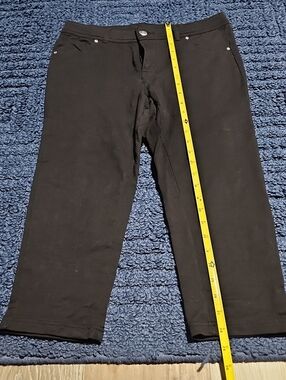Women's Black Stretch Capri Pants